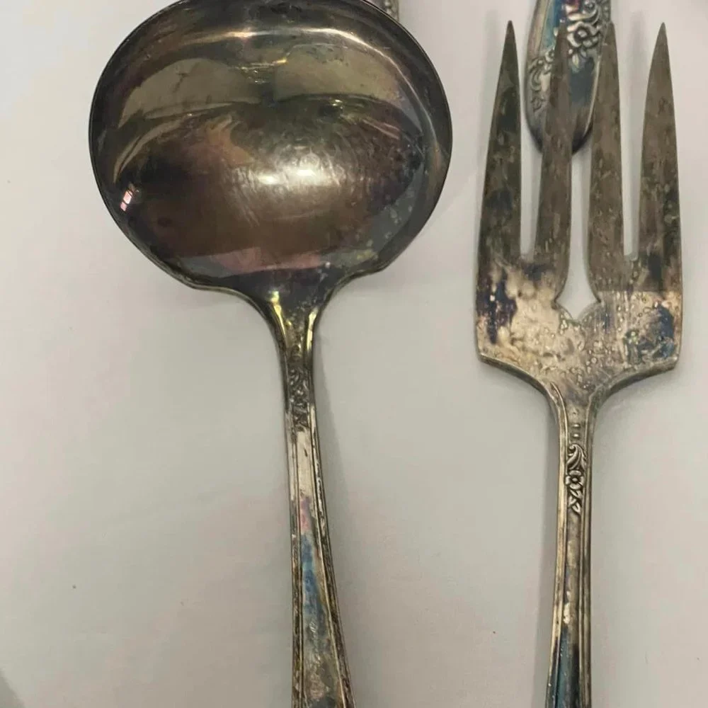 Vintage 41 PCS. QUEEN BESS II Tudors Silver Plated ONEIDA COMMUNITY Flatware